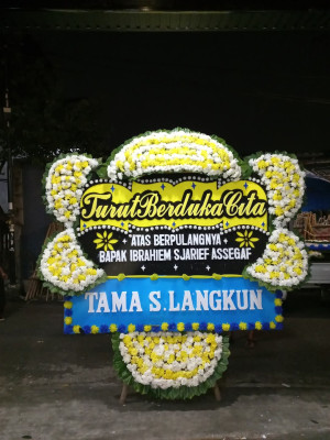 Papan Bunga Duka di Panunggulan